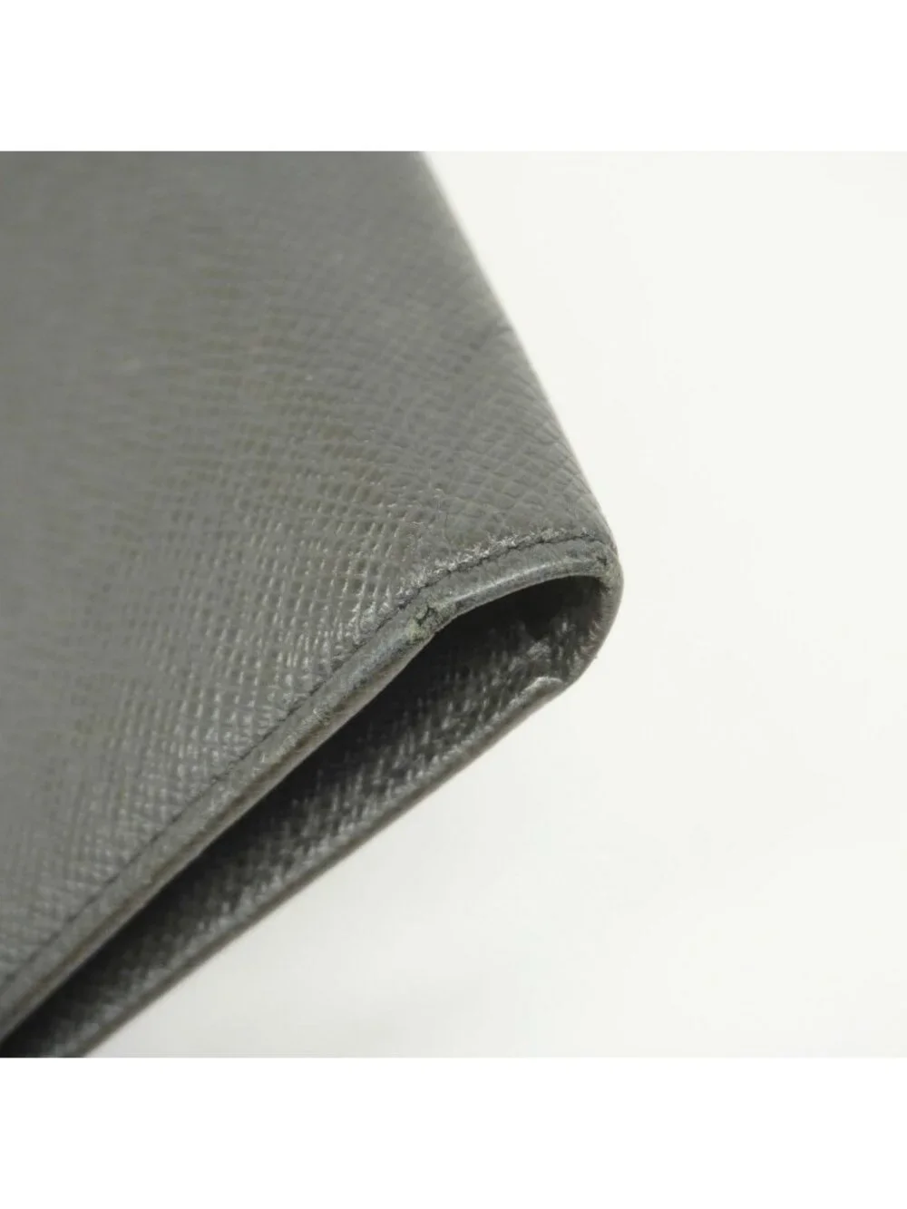 Louis Vuitton Wallet Taiga Portefeuille Brazza Noir